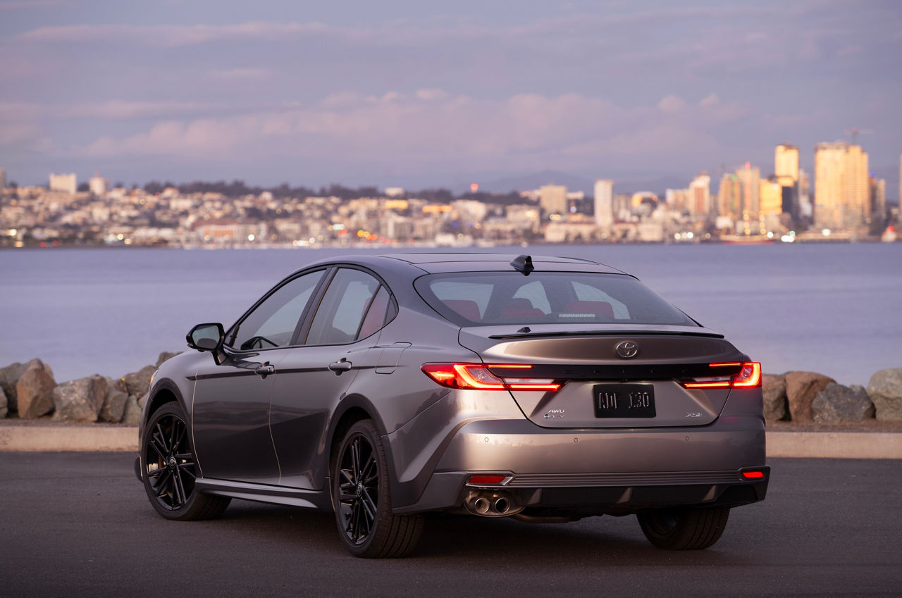 2025 Camry XSE AWD HeavyMetalBlackRoof 012